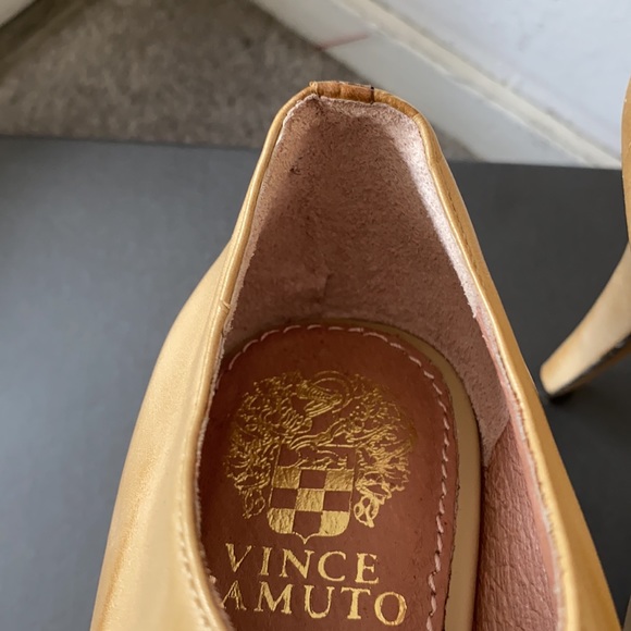 Vince Camuto Mistys peep toe Nappa leather platform pump. 5.5 . Toffee color. - Picture 8 of 11